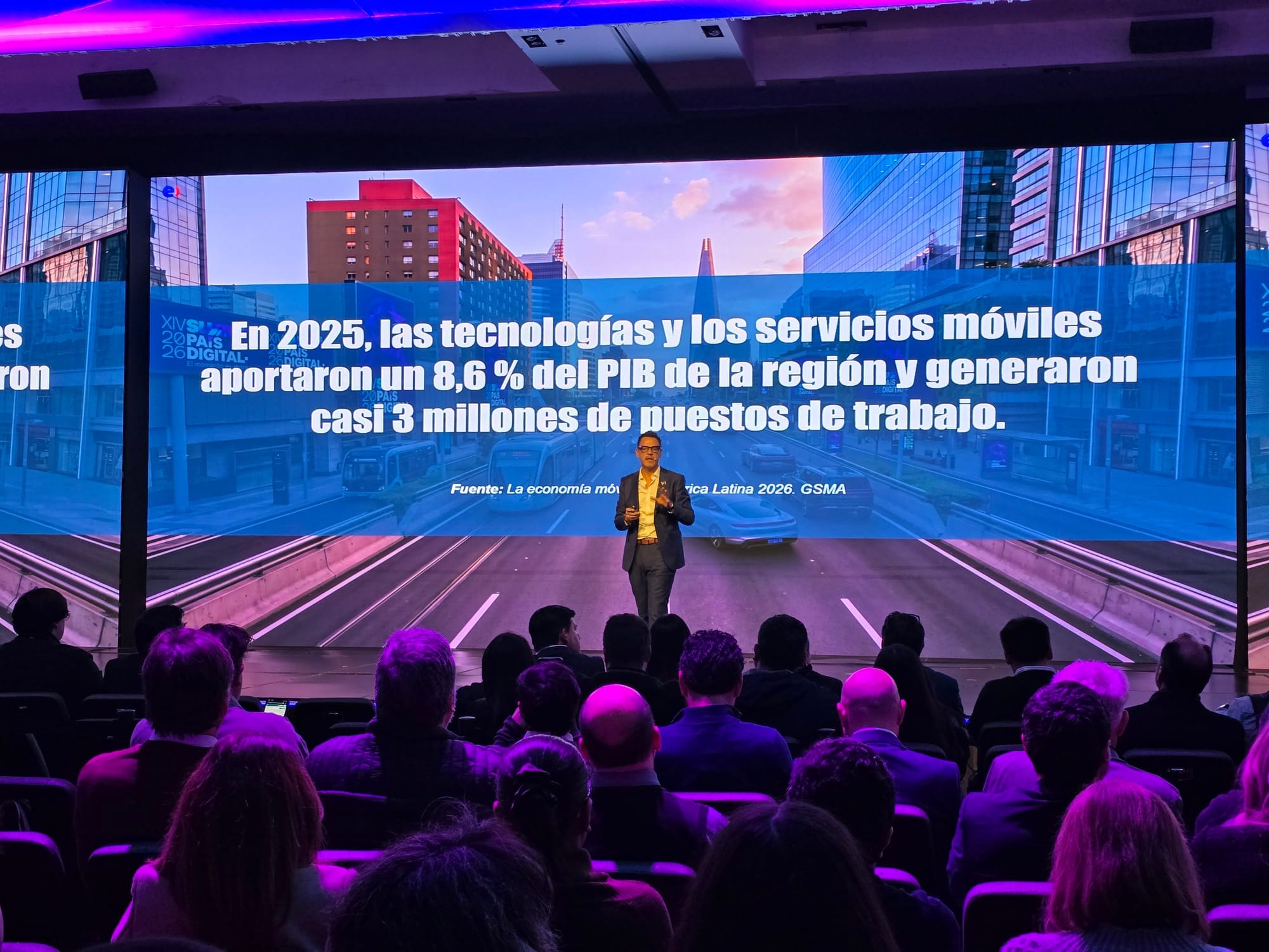Claudio Anabalón de Entel expone en el Summit País Digital 2026