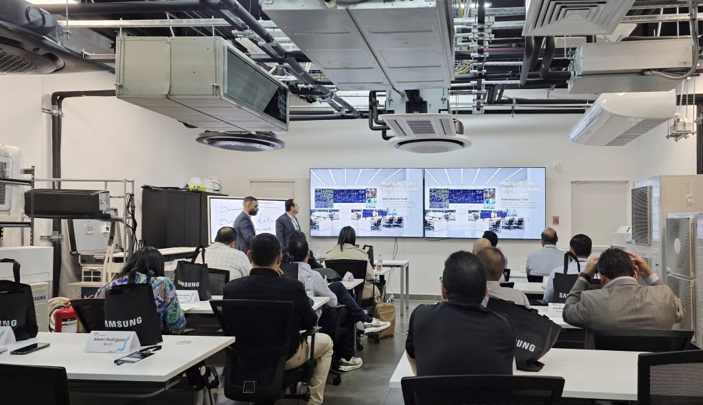 Asistentes al LATAM BIO Tech Seminar de Samsung en Ciudad de Panamá