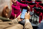 Entel apuesta por la autonomía digital de los mayores con el Fondo 55+