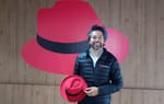 De gamer a desarrollador: Cómo la curiosidad impulsa la innovación abierta, por Robert Calva, Ecosystem Solutions lead, Región NOLA en Red Hat
