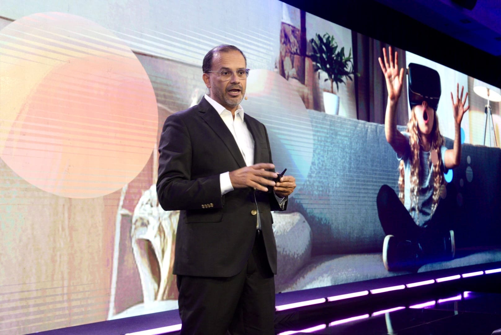 Telefónica advierte sobre la sostenibilidad del ecosistema digital chileno en el Summit País Digital 2025