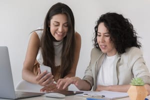 Bci y Genias lanzan convocatoria gratuita para capacitar a mujeres emprendedoras