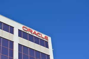 Oracle negocia un contrato cloud millonario con Skydance y Paramount