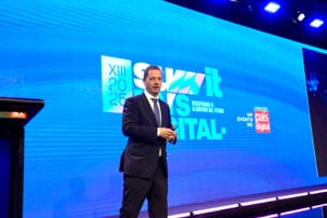 Desde el Summit País Digital 2025, Mundo planteó los desafíos para consolidar a Chile como hub digital