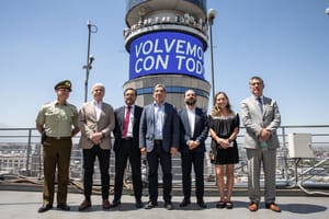 Entel junto a la Municipalidad de Santiago explicaron a fondo show de Año Nuevo en la Torre Entel