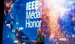 Jensen Huang, director ejecutivo de NVIDIA, es galardonado con la Medalla de Honor IEEE 2026