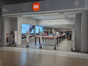 Xiaomi inaugura su primera tienda flagship en Cenco Costanera
