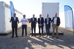 Copec inaugura oficialmente la primera planta solar con baterías Tesla en Chile