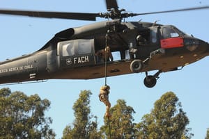 A-29B Super Tucano y MH-60M Black Hawk preparan en FIDAE 2026 una demostración de rescate en combate