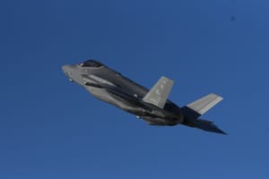 F-35A Lightning II es planteado como referente tecnológico en el marco de su exhibición en FiDAE 2026