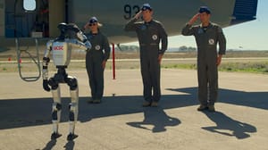 FIDAE 2026: UCSC llega con su robot humanoide, inteligencia artificial y energía