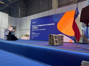 Oracle Chile presentó en FIDAE 2026 sus propuestas en defensa con capacidades de IA soberana y Edge Computing