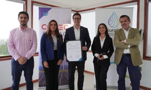 Suralis firma contrato de suministro eléctrico 100% renovable con Copec EMOAC para sus operaciones en el sur de Chile