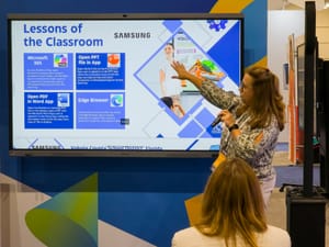 Samsung integra IA y acceso personalizado en aulas digitales