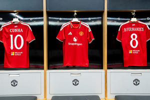 Qualcomm y Microsoft llevan una Surface exclusiva al Manchester United