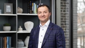 OpenAI nombra a Dali Rajic para liderar sus ingresos globales