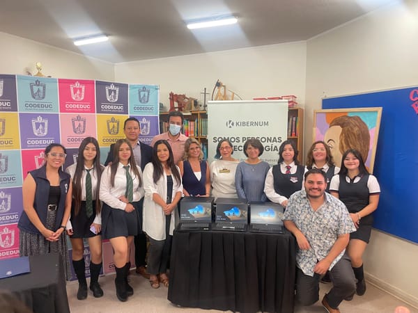 Impulsando el futuro tecnológico: Kibernum y Technovation Girls fortalecen la educación STEM en Maipú