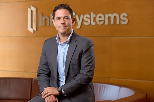 Hospitales conectados: La clave para enfrentar la crisis de fragmentación en salud, por Miguel Corrales de InterSystems Chile