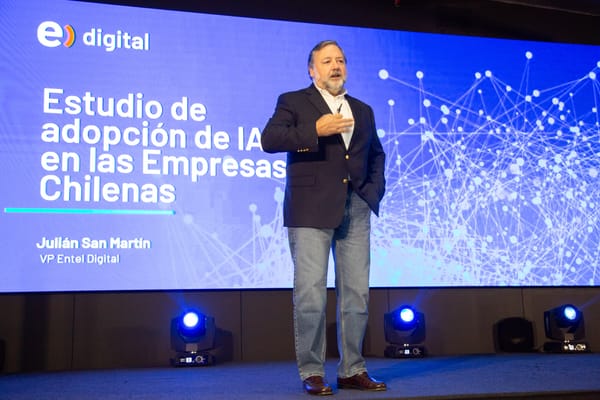 Entel: Avanza el uso de IA en las empresas, pero persiste el déficit en conocimiento y habilidades digitales de los trabajadores