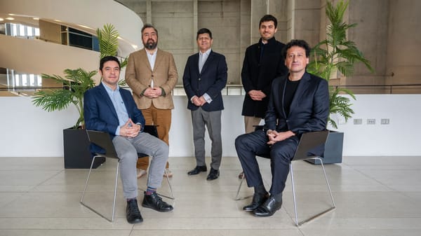 Sourcing y UDD Ventures firman alianza para potenciar la Disrupción Digital como motor de la innovación corporativa