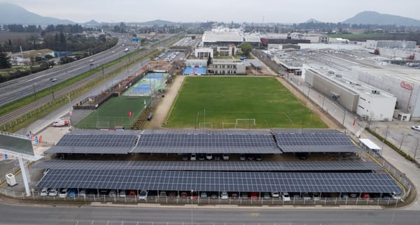 Carozzi y Copec ponen en marcha el estacionamiento fotovoltaico más grande de Chile