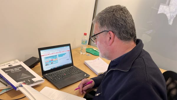 Educarchile lanza cursos gratuitos en IA dirigidos a equipos directivos para fortalecer su liderazgo