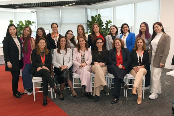 ABB en Chile realiza inspiradora jornada con mujeres líderes de la industria de la energía