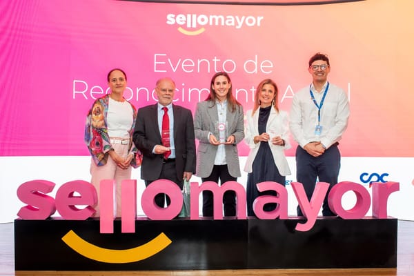 Entel recibe el Premio IniciativaMayor 2025 por su compromiso con las personas mayores