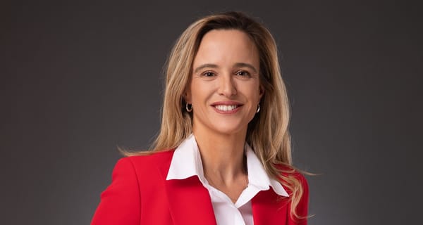Adobe centra su estrategia de IA en Chile bajo la dirección de Sofía Arrambide