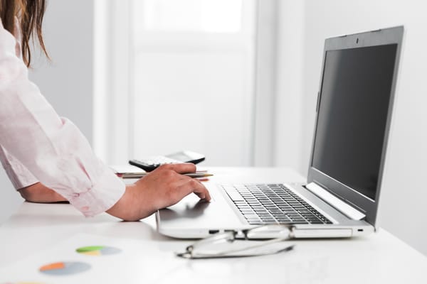 El 60% de las empresas continúan usando Windows 10 a pocos días de finalizar su soporte oficial