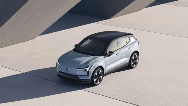 Volvo EX30 se consolida como el auto 100% eléctrico preferido por los chilenos