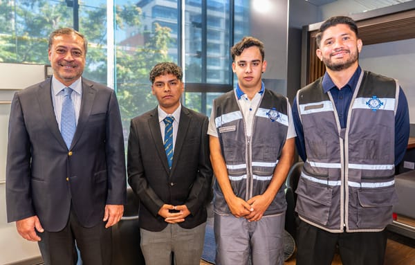 DUOC UC y SOFOFA impulsan nuevo programa de formación técnico profesional en Chile