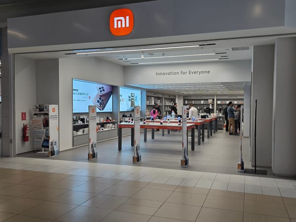 Xiaomi inaugura su primera tienda flagship en Cenco Costanera