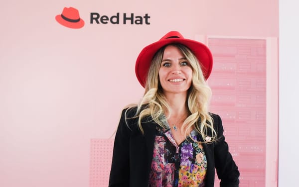 IA agéntica: ¿Están las empresas listas para gestionarla?, por Victoria Martínez, gerente de plataformas de IA para Latinoamérica en Red Hat