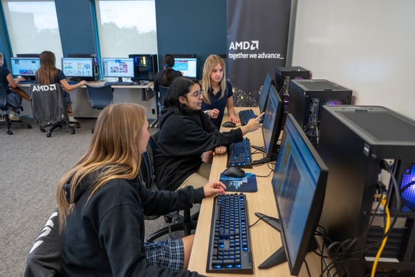 AMD Learning Labs acercan programación a estudiantes de Estados Unidos