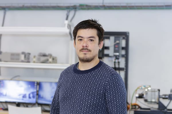 La inteligencia artificial también se alimenta de electricidad, por Cristóbal Parrado, Investigador Centro de Transformación Energética de la UNAB