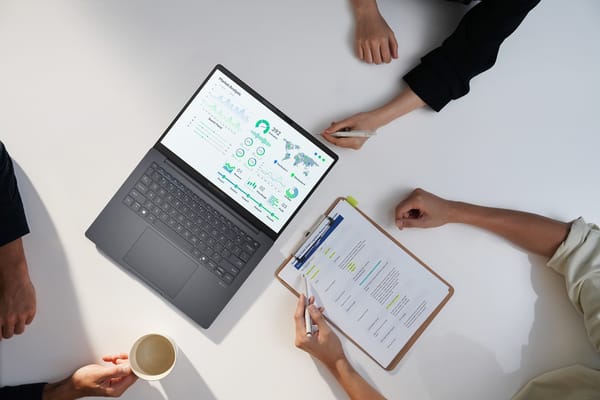 ASUS somete sus ExpertBook a pruebas de caída, presión y más de 20.000 ciclos de apertura de bisagra